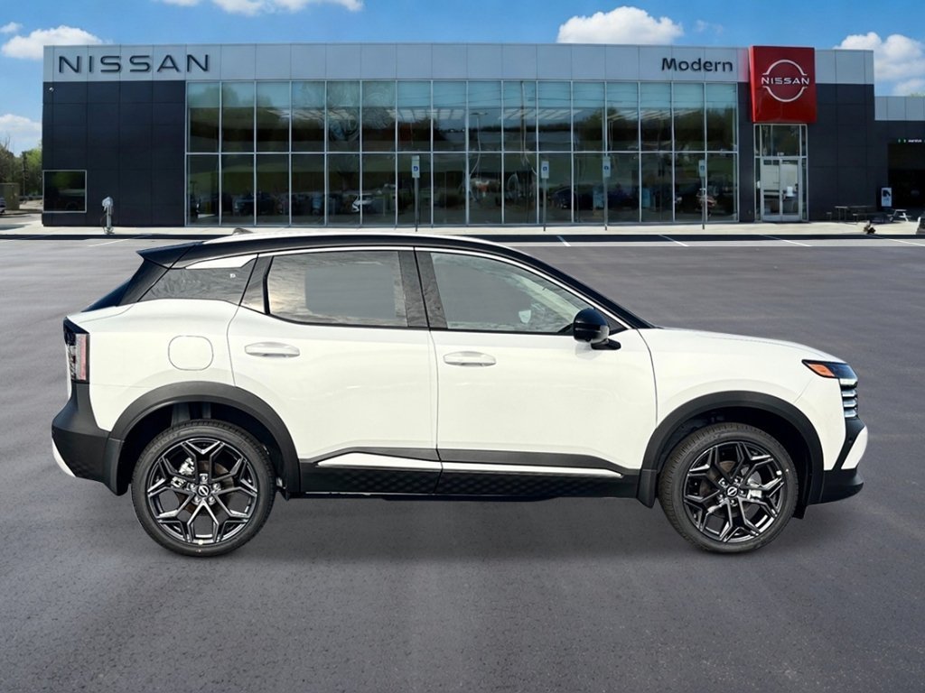 New 2026 Aspen White Tricoat/Super Black Nissan SR image 6