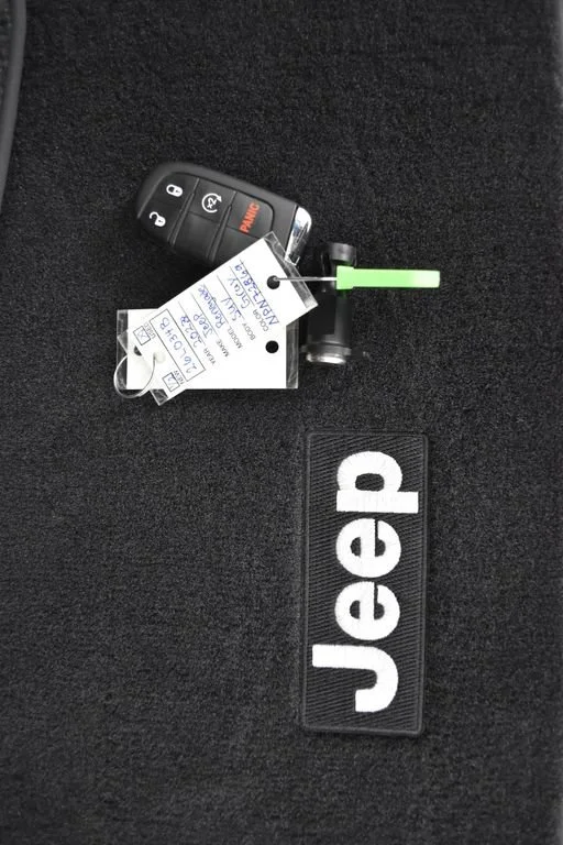 Used 2022 Gray Jeep Limited image 19