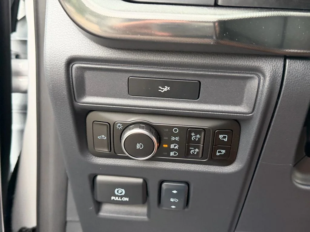 New 2026 Oxford White Ford Tremor® image 19