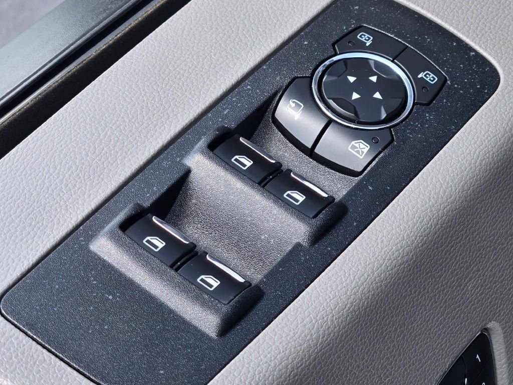 Used 2019 Magnetic Ford Lariat image 24