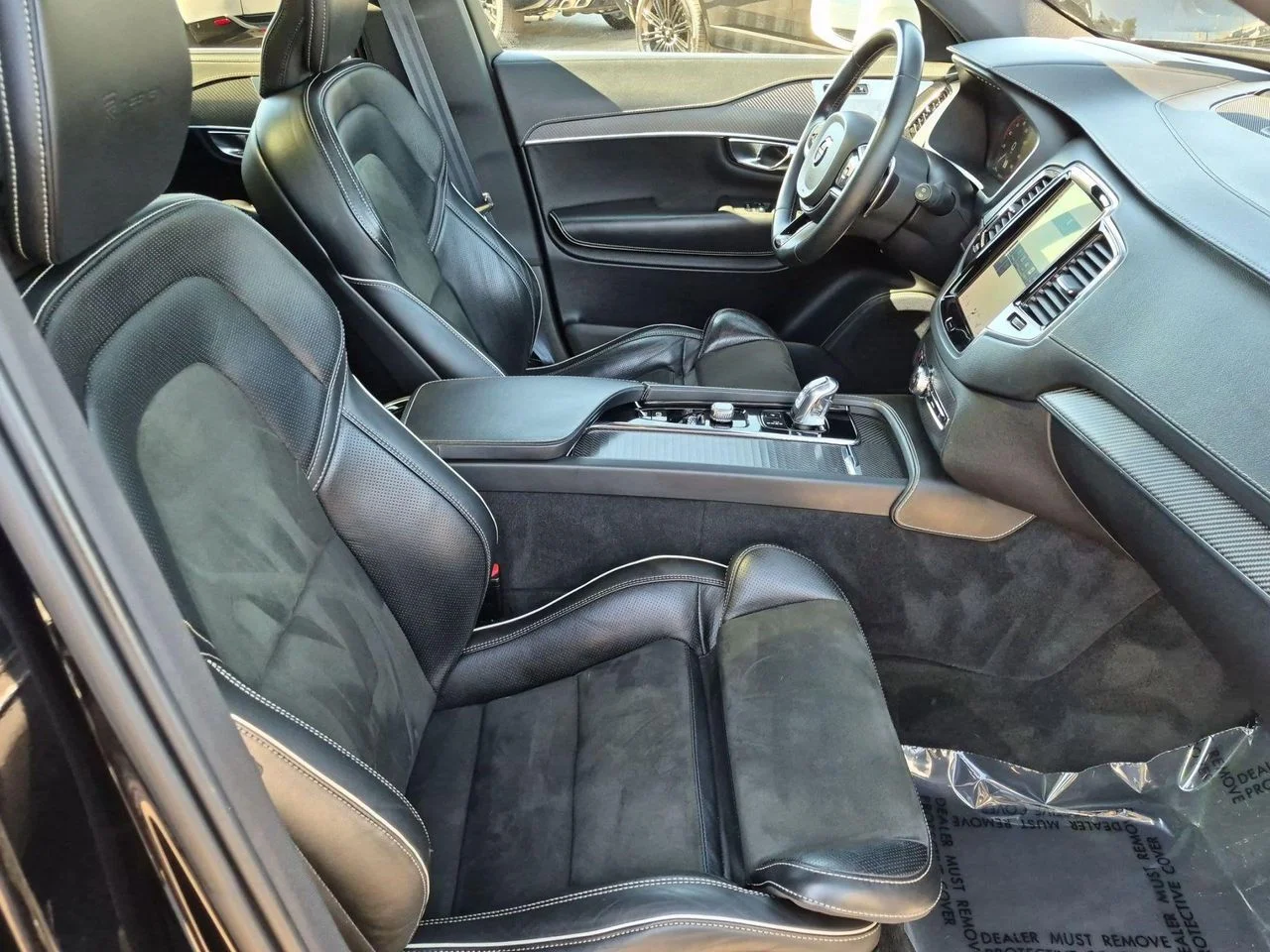 Used 2019 Onyx Black Volvo T8 R-Design image 27