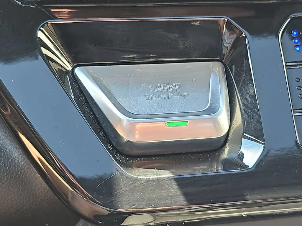 Used 2023 Summit White GMC AT4 image 17