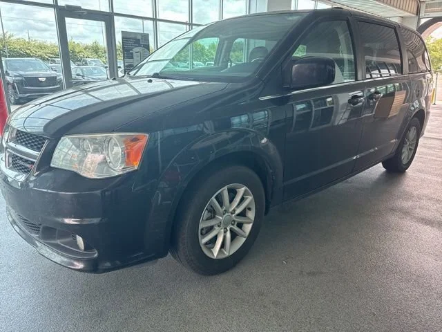 Used 2019 Black Onyx Crystal Pearlcoat Dodge SXT image 3