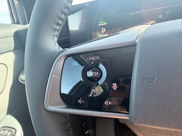 New 2026 Everest White Pearl TriCoat / Super Black Two-tone Nissan SV+ image 10