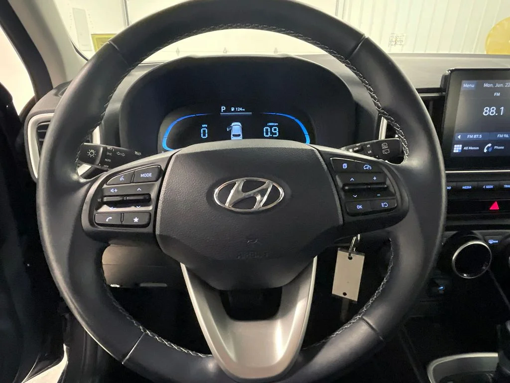 Used 2023 Gray Hyundai SEL image 27