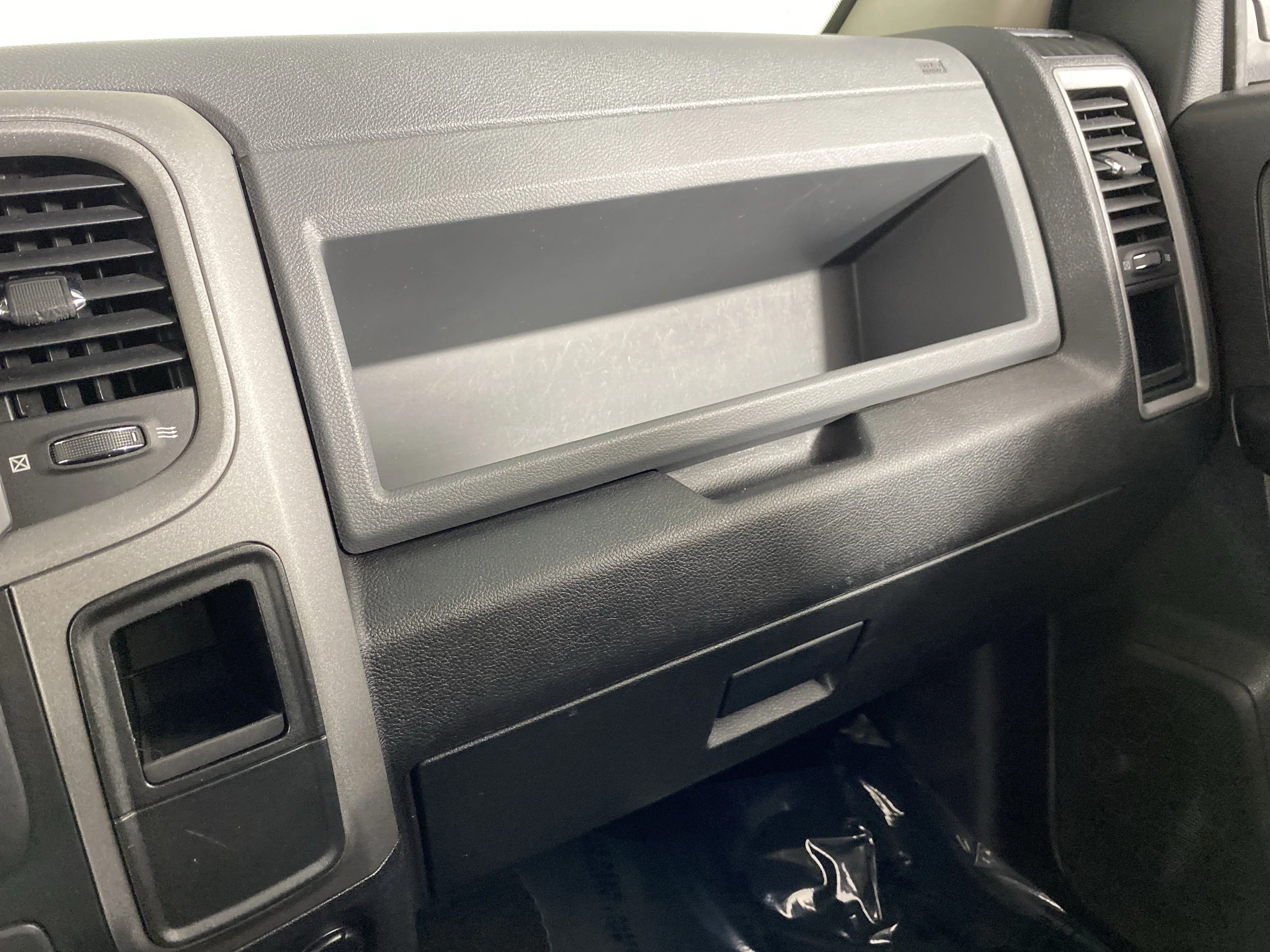 Used 2015 Granite Crystal Metallic Clearcoat Ram Express image 26