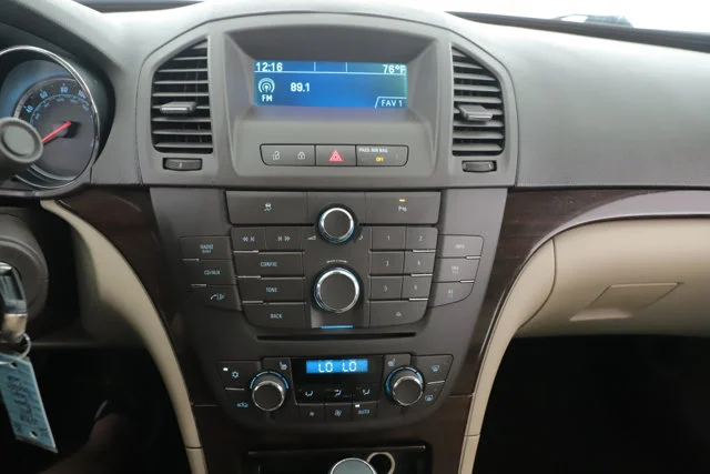 Used 2011 Beige Buick CXL image 27