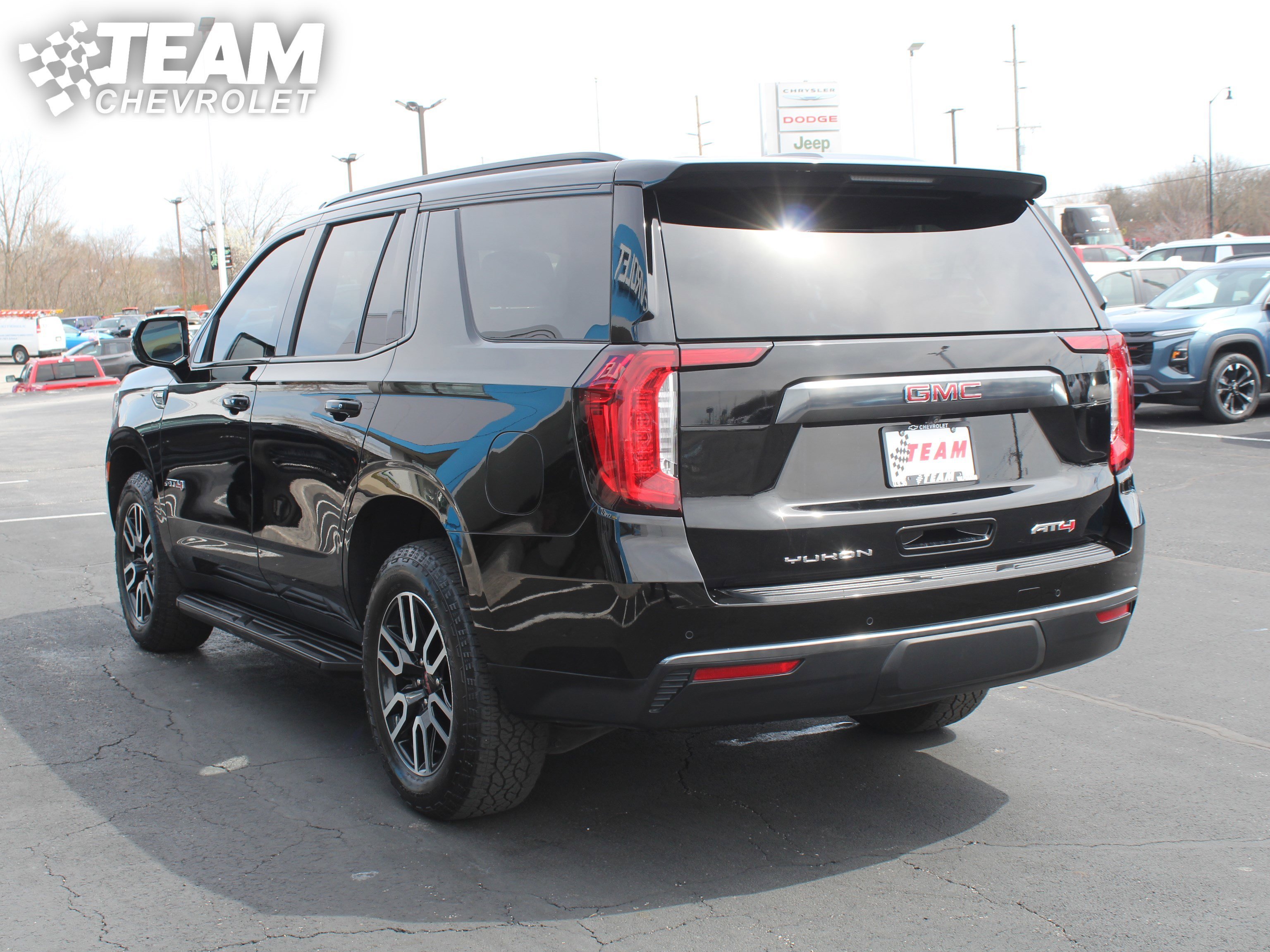 2023 GMC Yukon AT4 - Photo 6