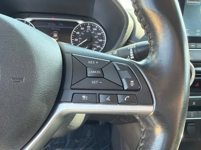Used 2022 Red Nissan SV image 18