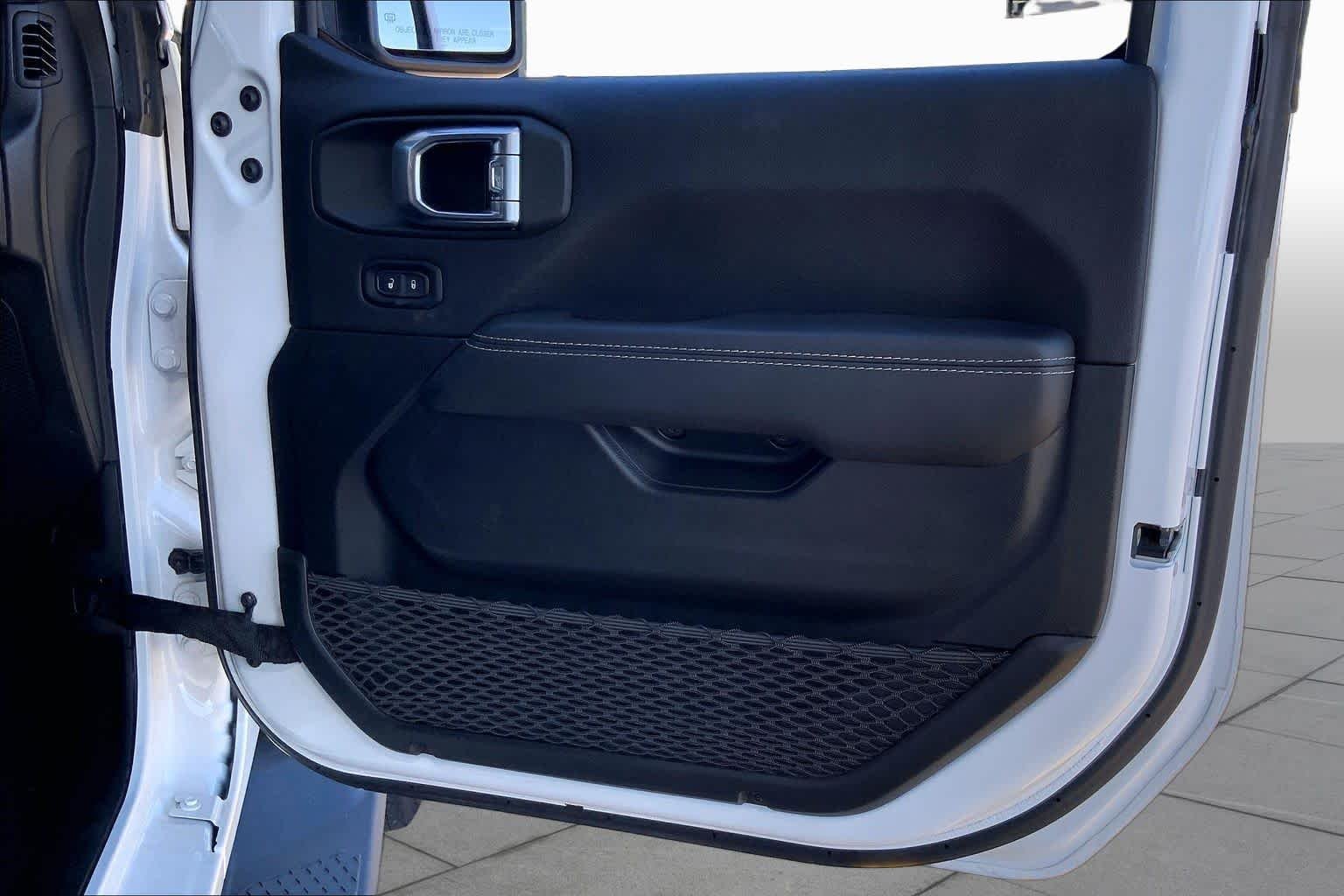 Used 2022 Bright White Clearcoat Jeep Overland image 45