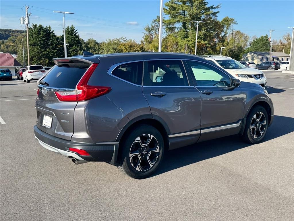 Used 2018 Modern Steel Metallic Honda Touring image 7