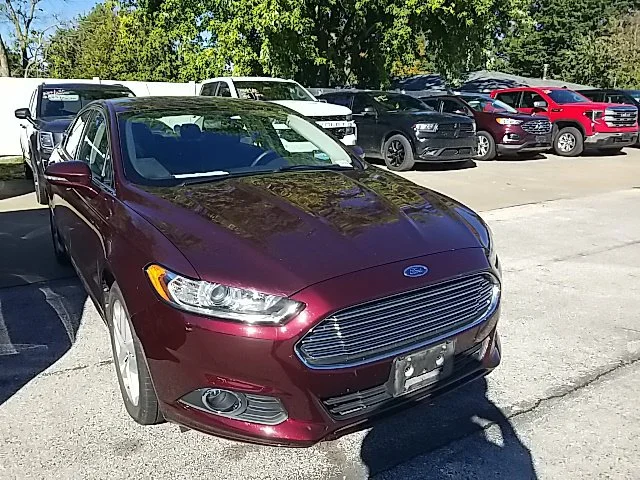 Used 2013 Red Ford SE image 5