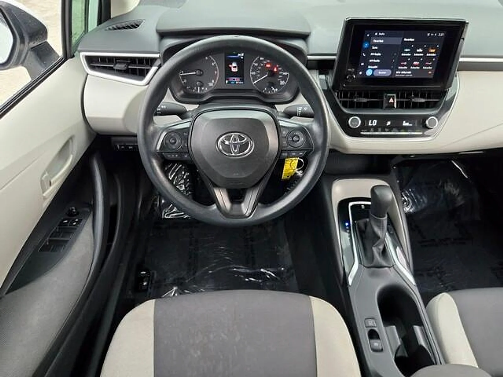 Used 2024  Toyota LE image 12