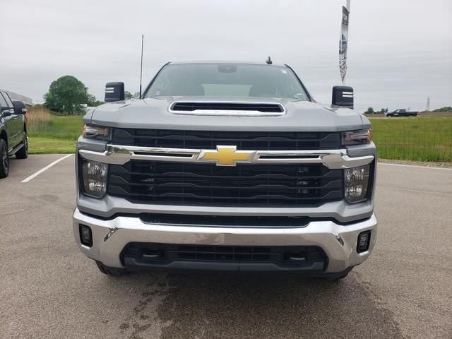 Used 2025 Gray Chevrolet LT image 2