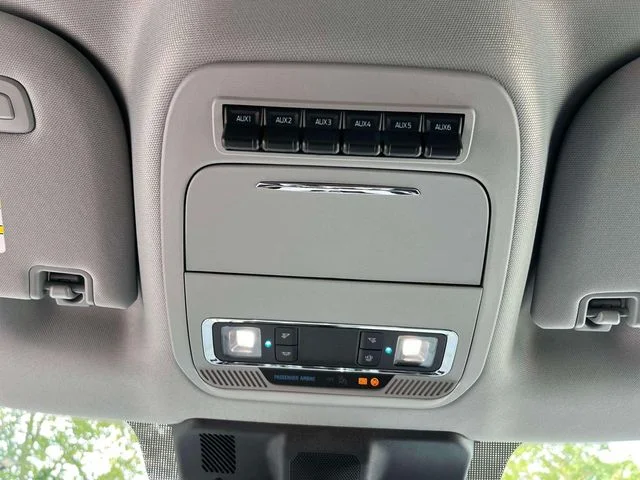 New 2027 Iconic Silver Metallic Ford F-250® Lariat® image 30