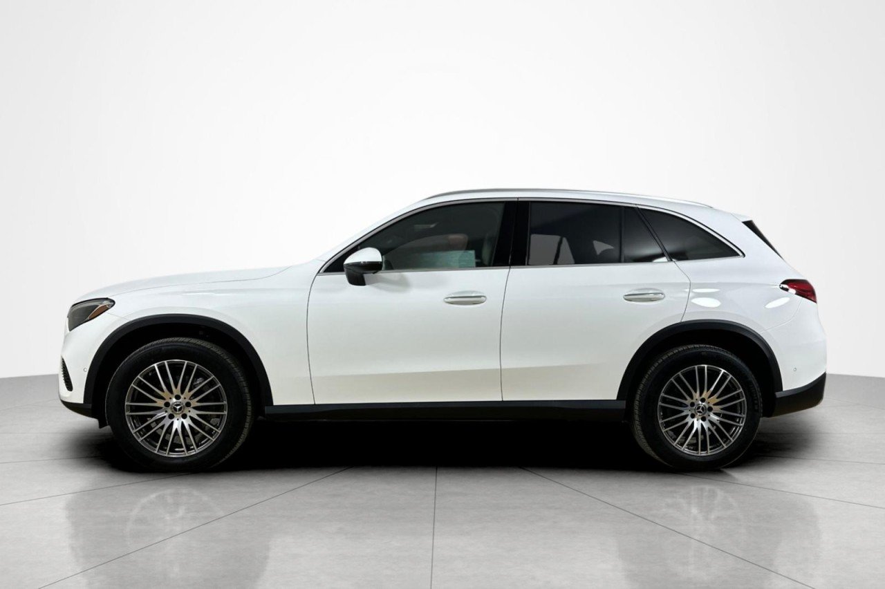 Certified Used 2025 Polar White Mercedes-Benz GLC 300 image 2