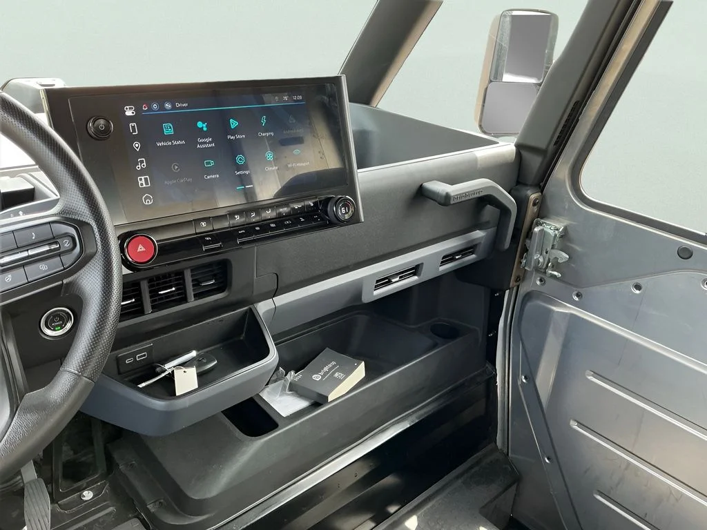Used 2024 White BrightDrop Base image 29