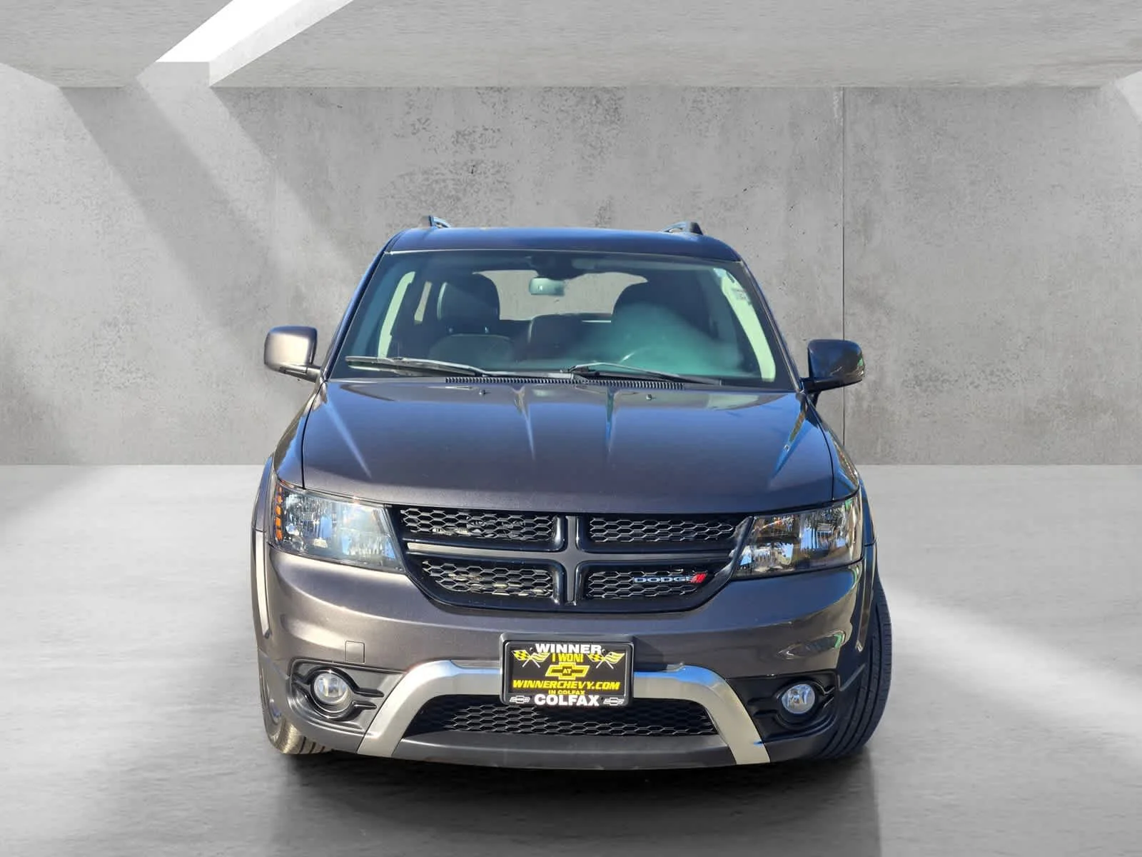 Used 2018  Dodge Crossroad image 2