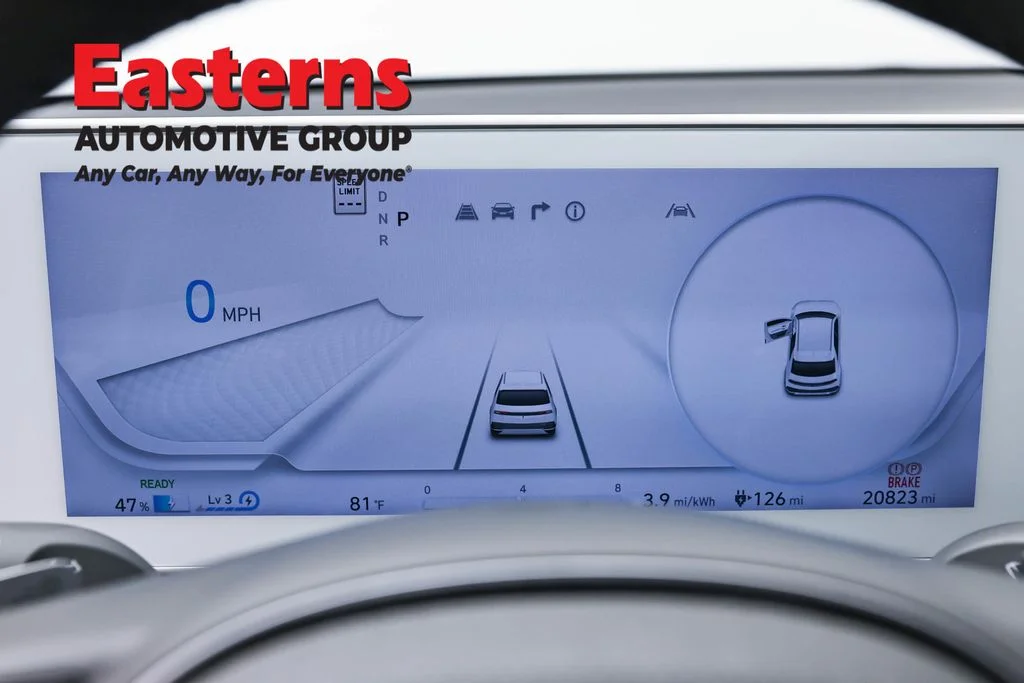 Used 2024 White Hyundai SEL image 17
