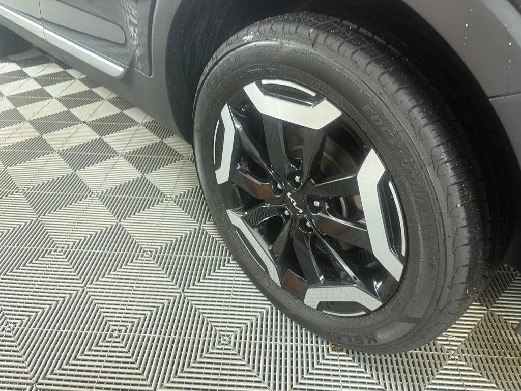 2024 Kia Telluride S - Photo 23