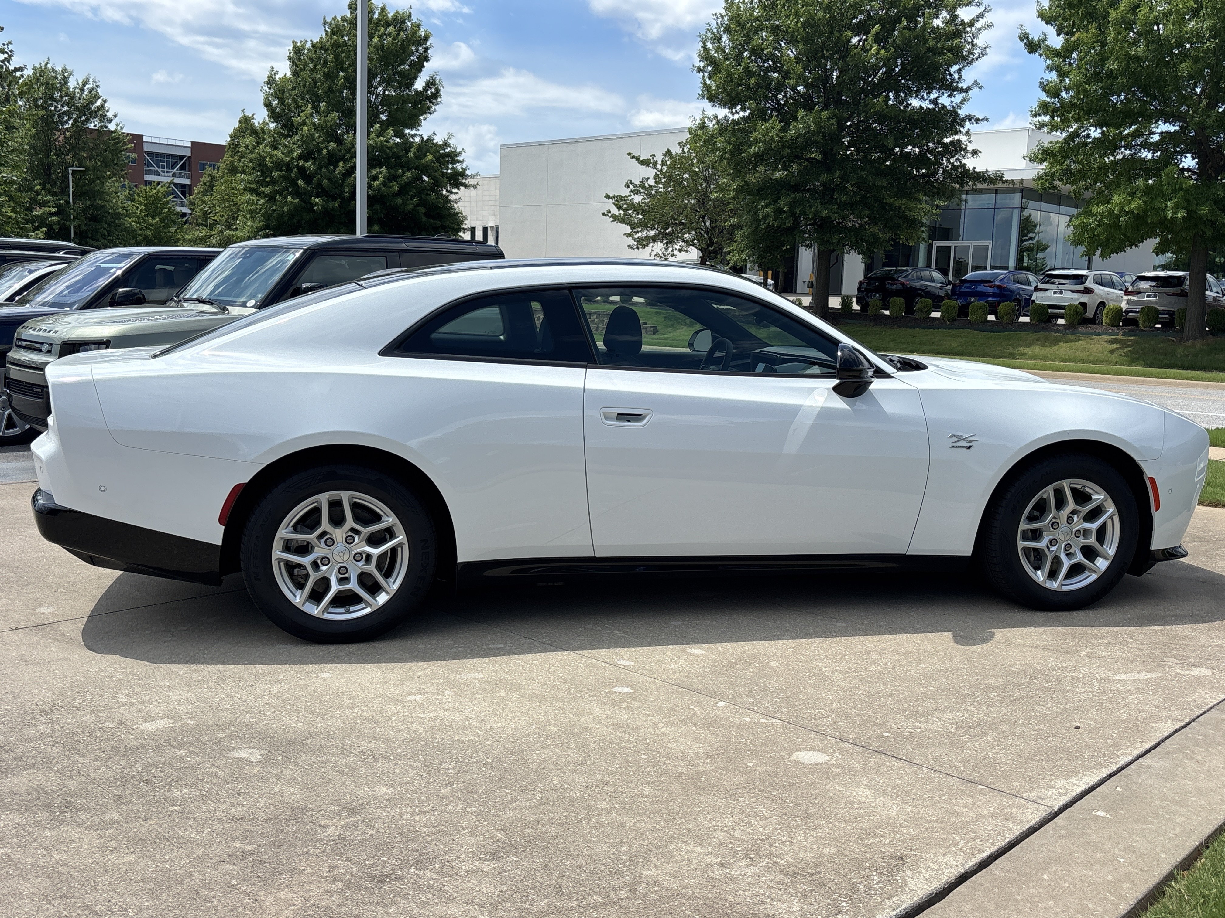 Used 2025 Dodge Charger Daytona R/T with VIN 2C3CDBCK8SR547136 for sale in Bentonville, AR