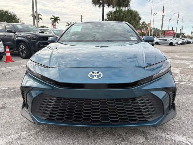 2025 Toyota Camry SE - Photo 18
