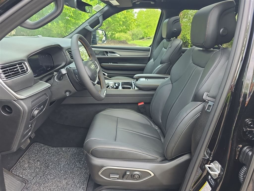 New 2026 High Gloss Black Exterior Paint Jeep  image 19