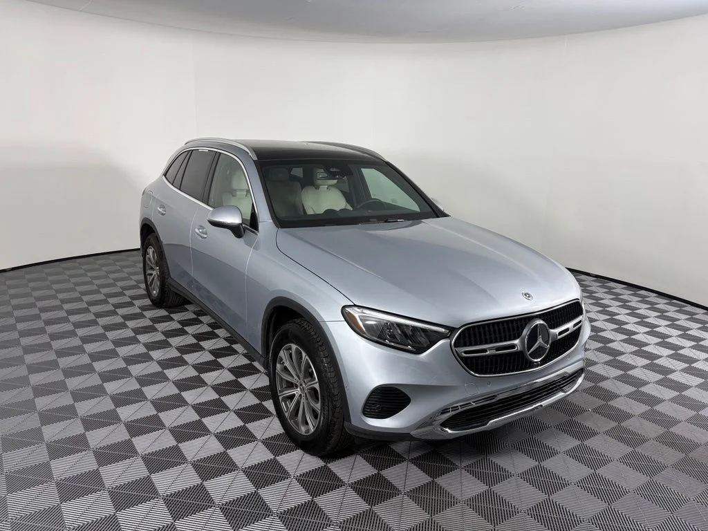 2025 Mercedes-Benz GLC Base