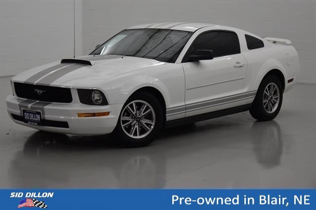 Used 2005 Performance White Ford Premium image 1