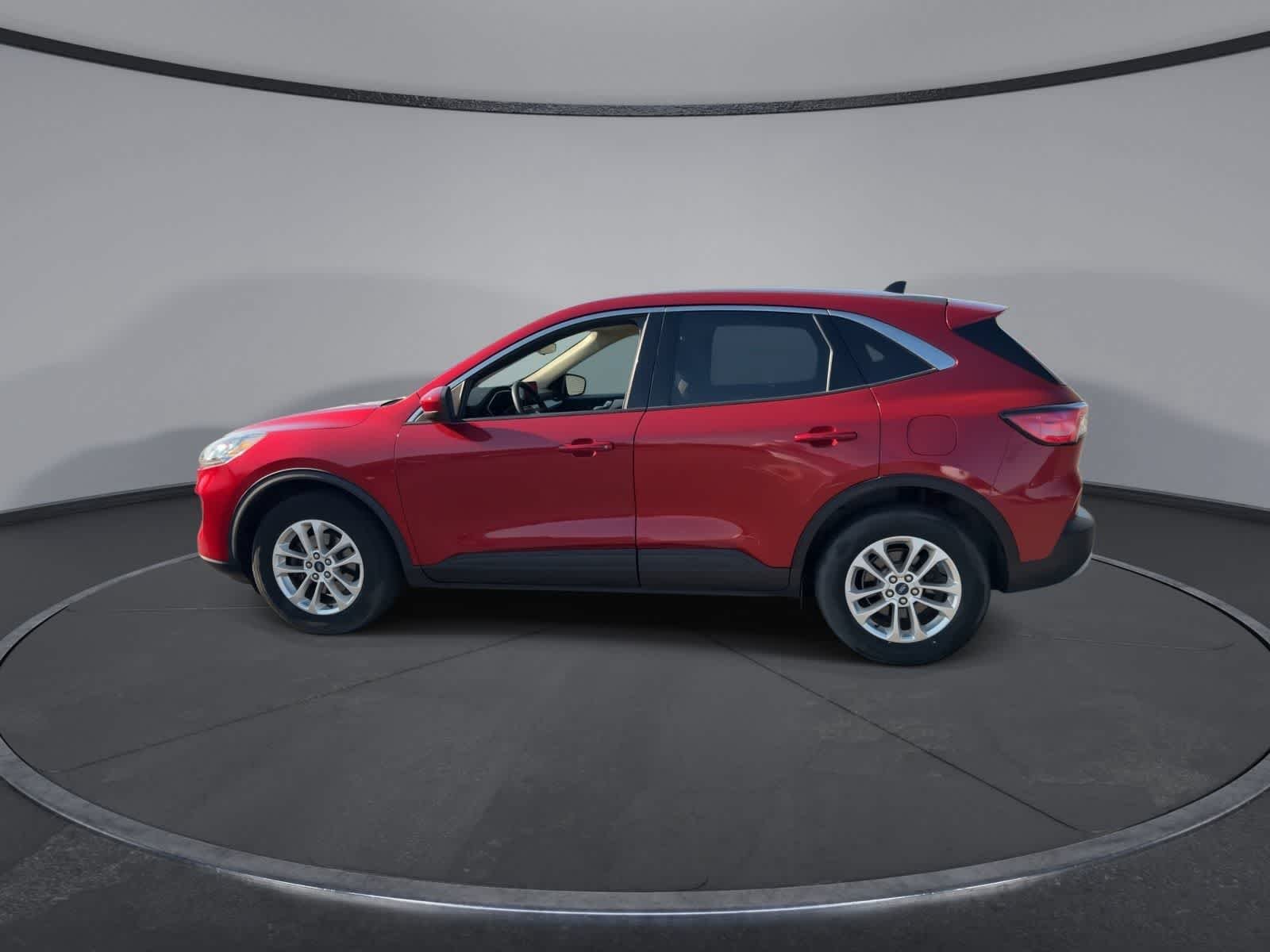 Used 2020 Rapid Red Metallic Tinted Clearcoat Ford SE image 5