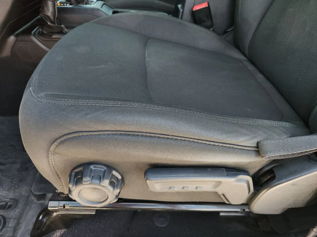 Used 2020 Black Clearcoat Jeep Overland image 26