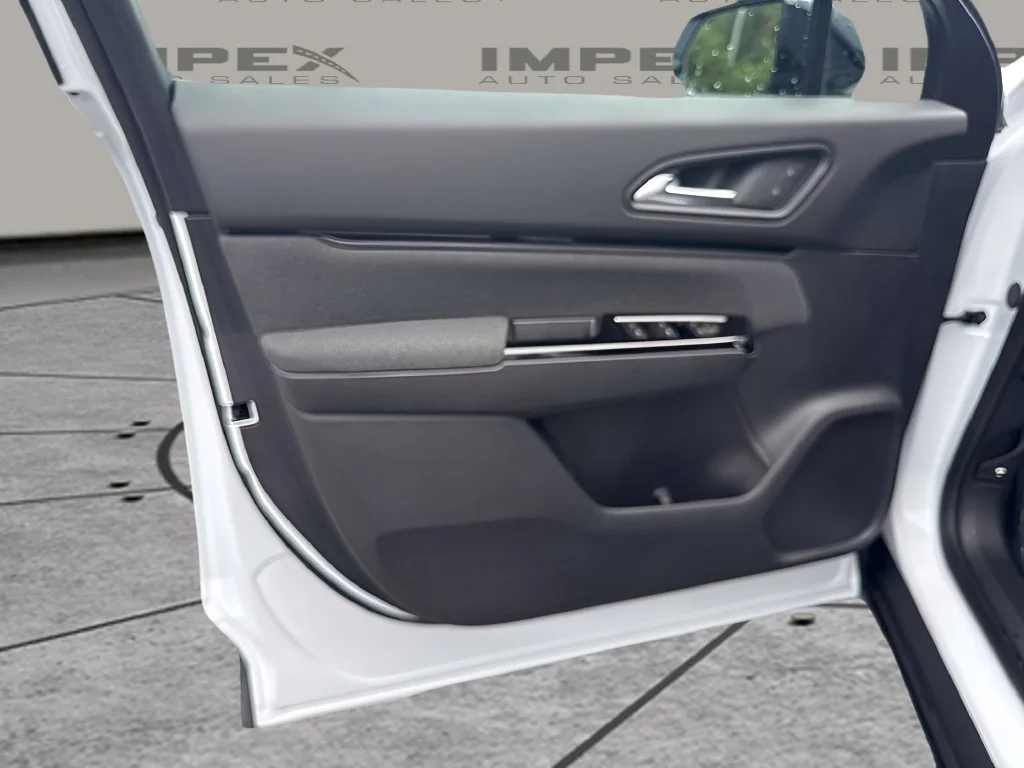 Used 2026 White Honda EX image 21