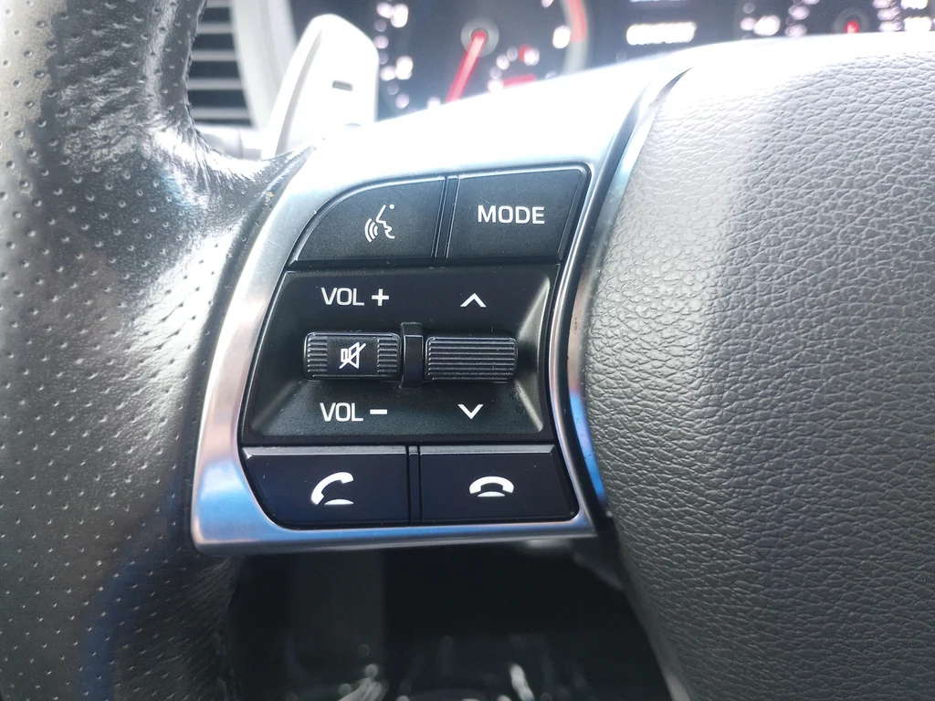 Used 2018 Blue Hyundai Limited image 16