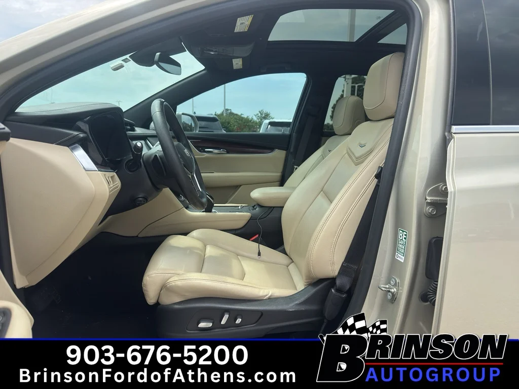 Used 2017 Silver Coast Metallic Cadillac Luxury FWD image 13