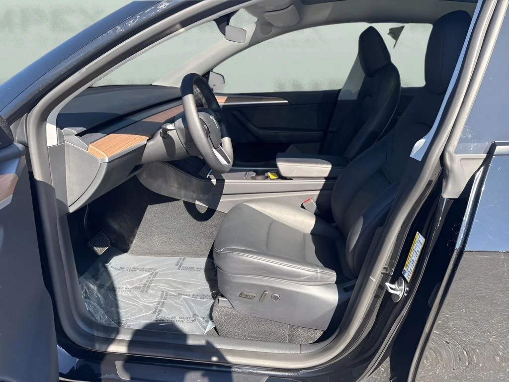 Used 2025 Black Tesla Long Range image 9