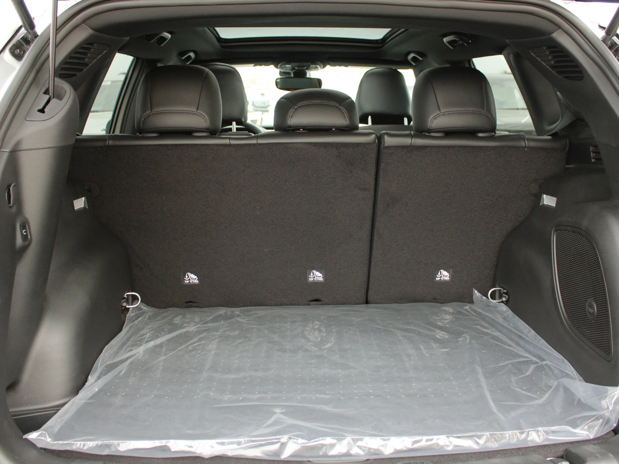 New 2025 Silver Jeep North* 4x4, Panoramic Sunroof, Heated Seats/Wheel, Wireless Charging Pad image 10