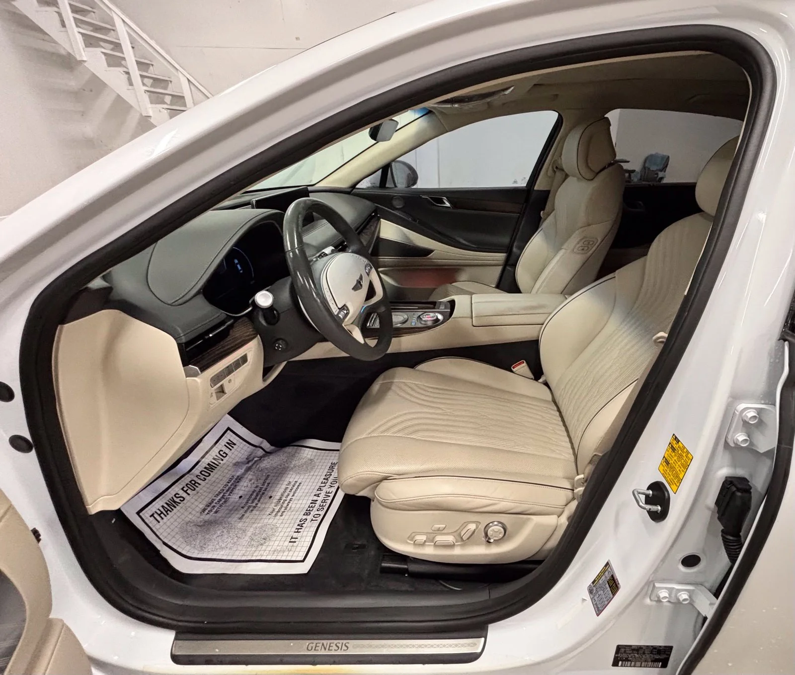 Used 2021 White Genesis 3.5T image 22