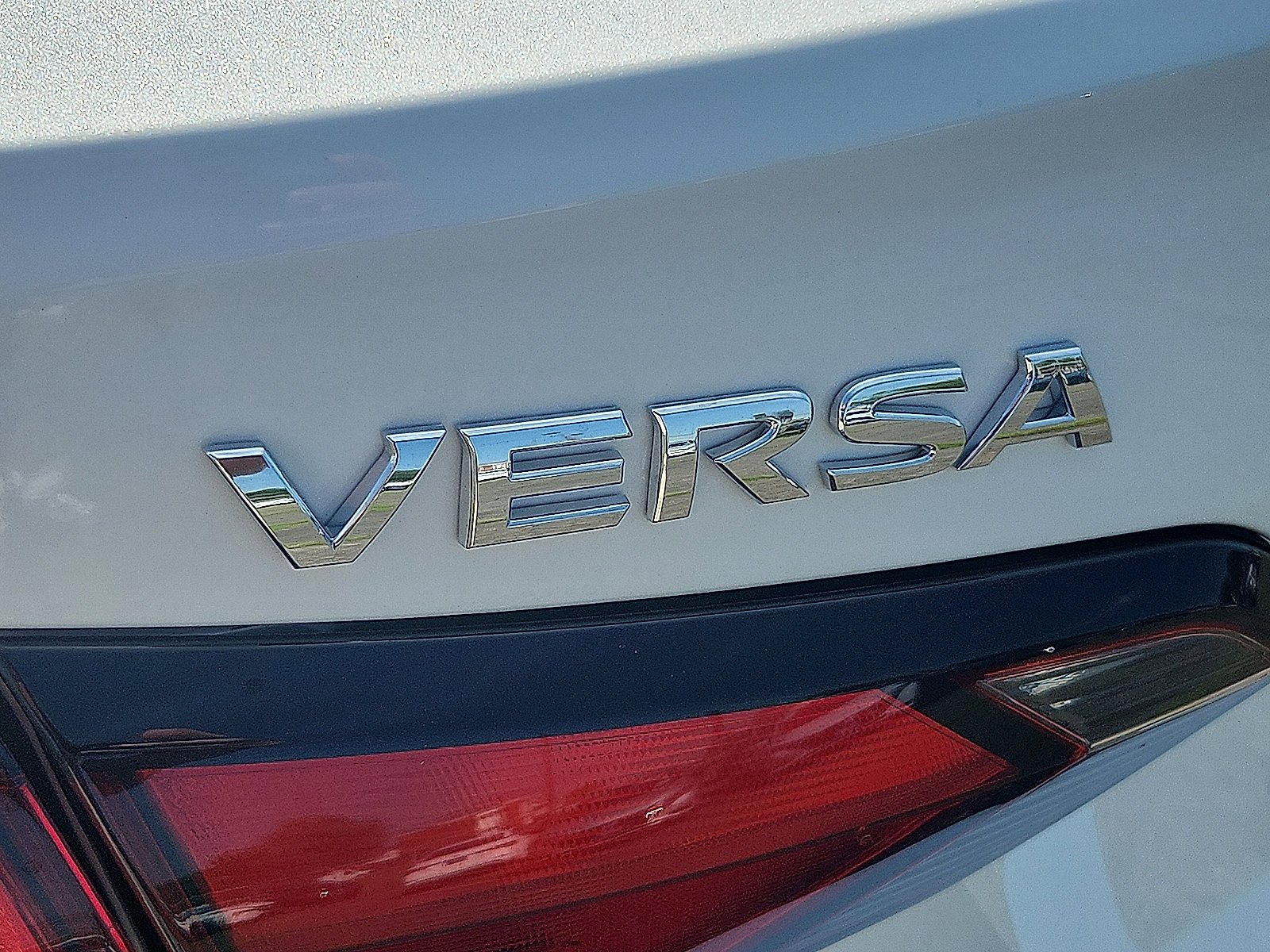 2025 Nissan Versa Sedan SV - Photo 6