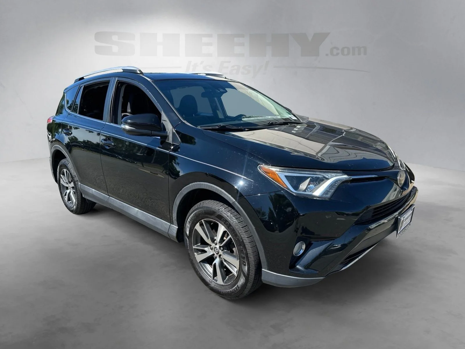 Used 2017 Black Toyota XLE image 2