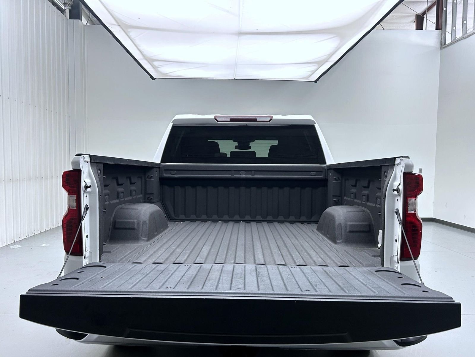 Used 2023 White Chevrolet WT image 21