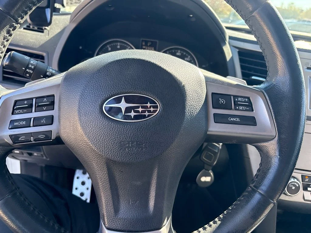 Used 2014 White Subaru 2.5i image 13