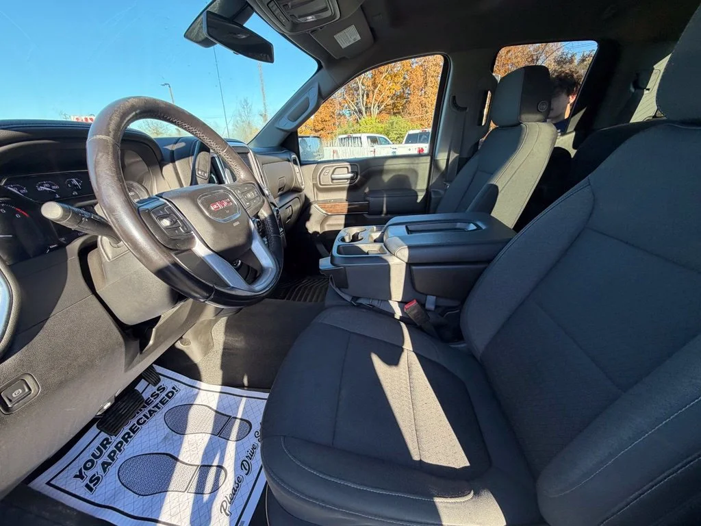 Used 2021 SUMMIT WHITE GMC Elevation image 11