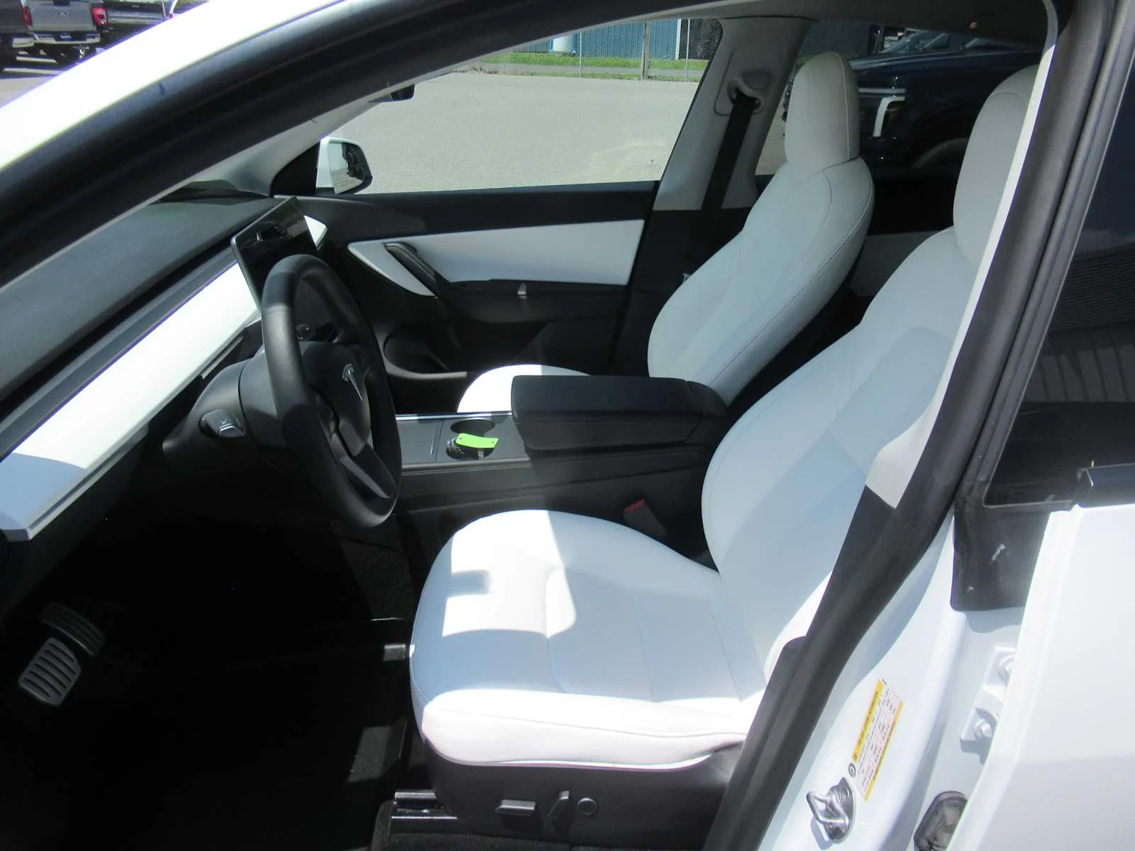 Used 2022 Pearl White Multi-Coat Tesla Performance image 13