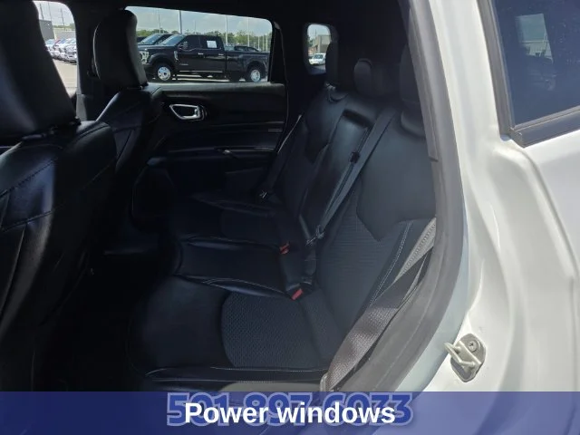 Used 2024 White Jeep Latitude image 13