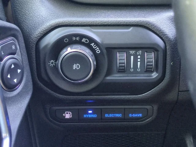 Used 2022 White Jeep Unlimited Rubicon 4xe image 16
