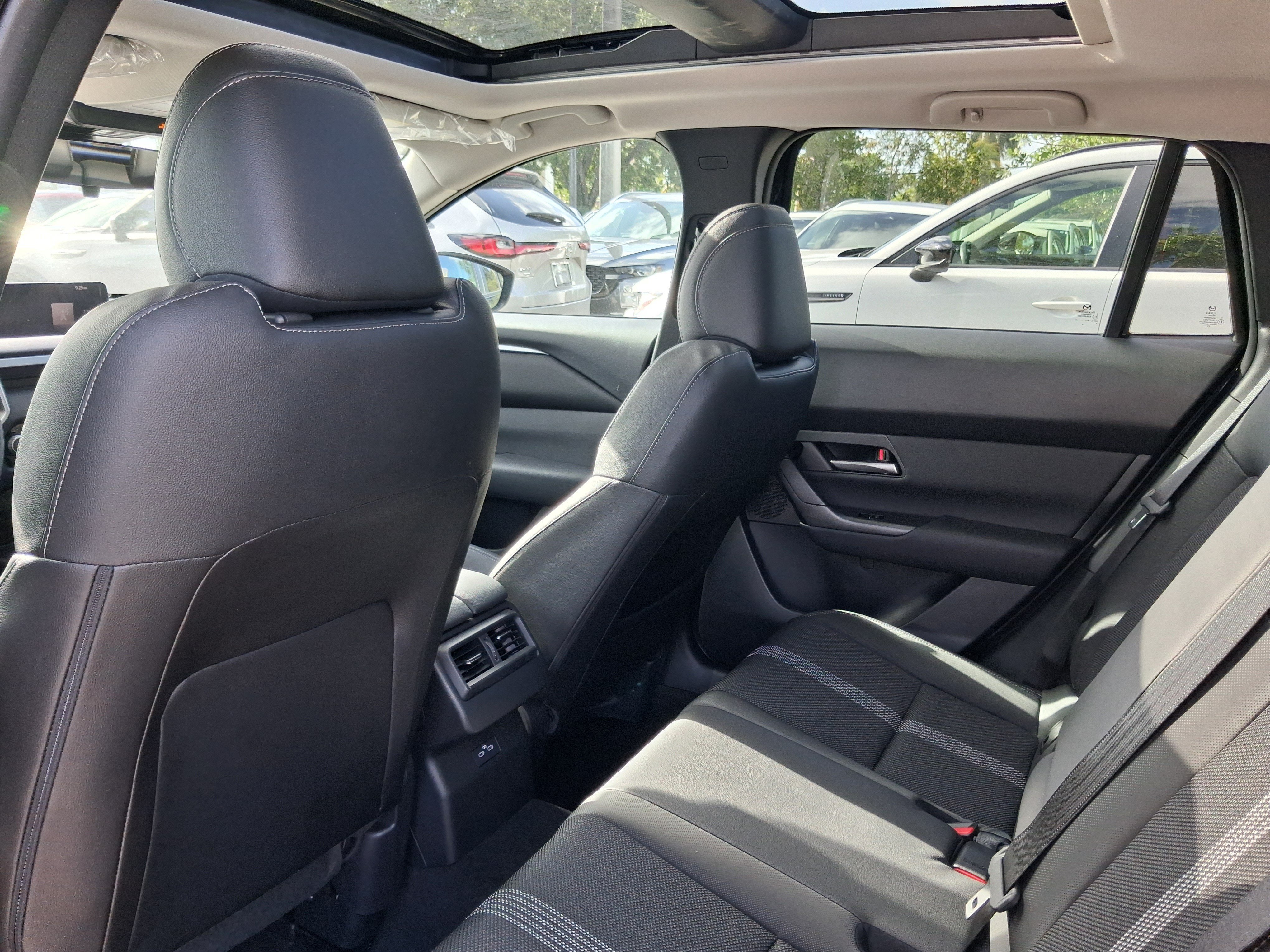 New 2026 Wind Chill Pearl Mazda 2.5 S Preferred image 4