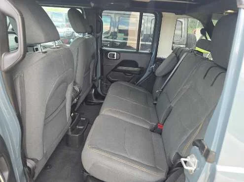 Used 2025 Anvil Clearcoat Jeep Sahara image 12