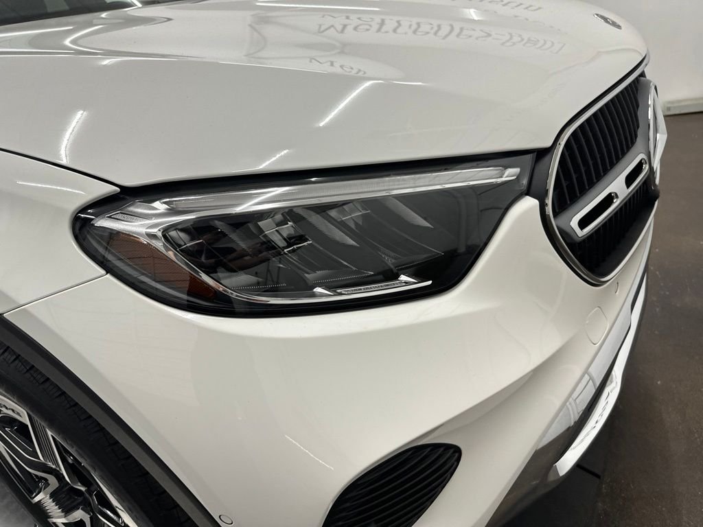 New 2027 Polar White Mercedes-Benz GLC 300 image 10