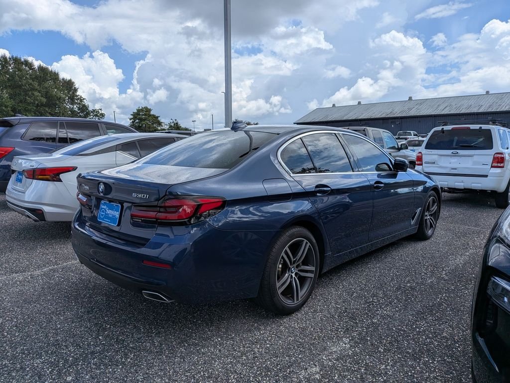 Used 2022 Blue BMW 530i xDrive image 3