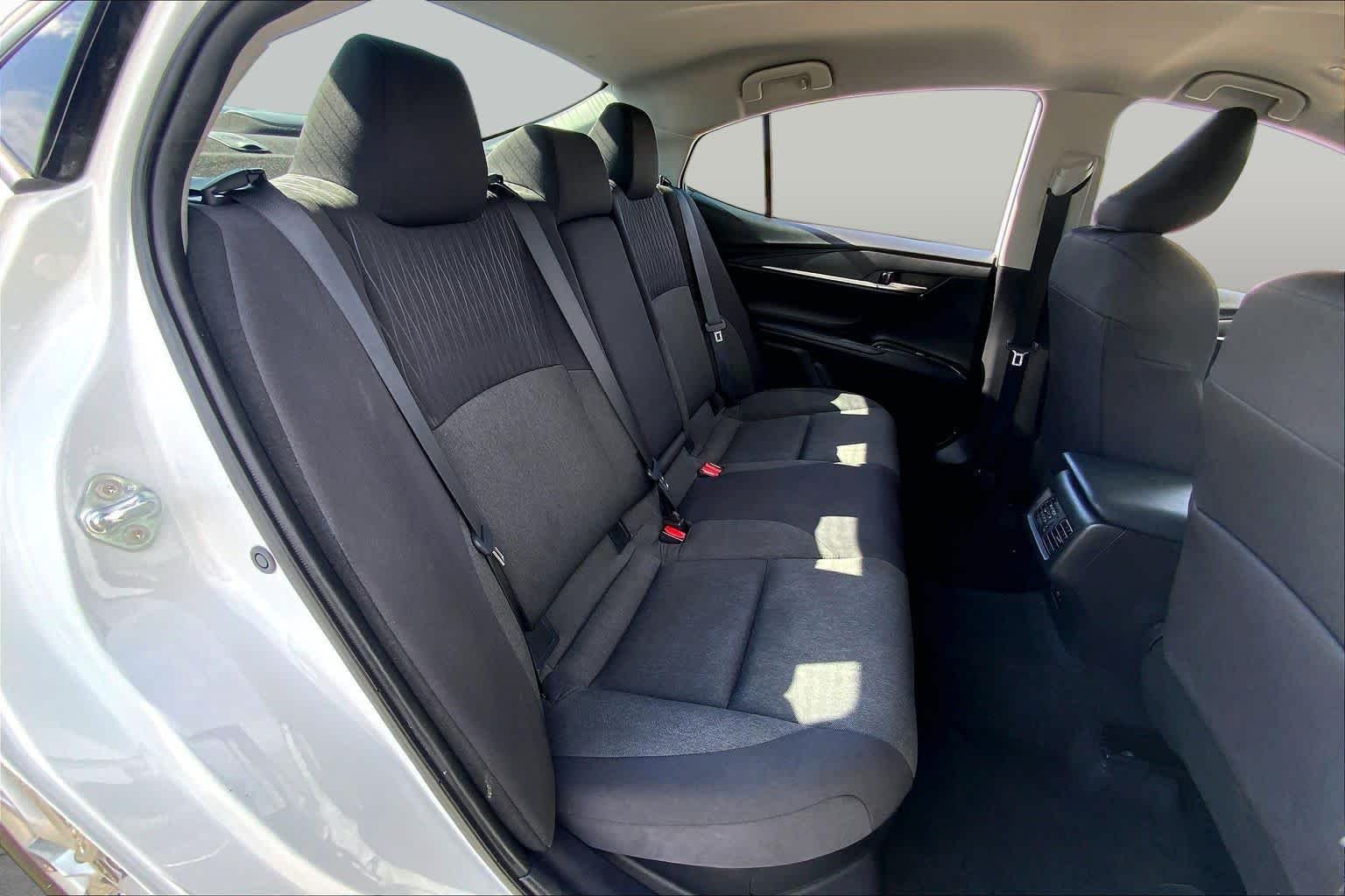 Used 2025 Ice Cap Toyota LE image 19